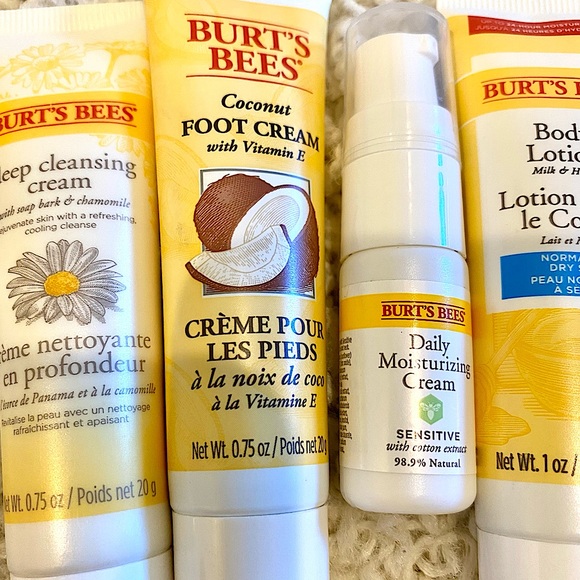 Nwt Burt’s Bees Bundle Lotion Body Moisturizer Face Cleanser Hand Foot - Picture 2 of 6